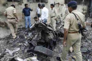 Gujarat Indian Mujahideen case Accused released from jail after 14 years meets Gulzar Azmi, head of Jamiat Ulema Legal Aid Committee