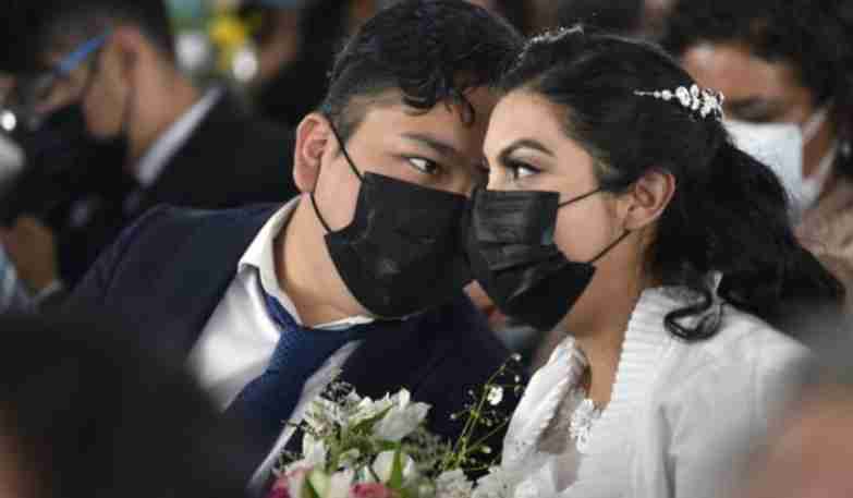 Mexico More than 660 couples get married on Valentine Day