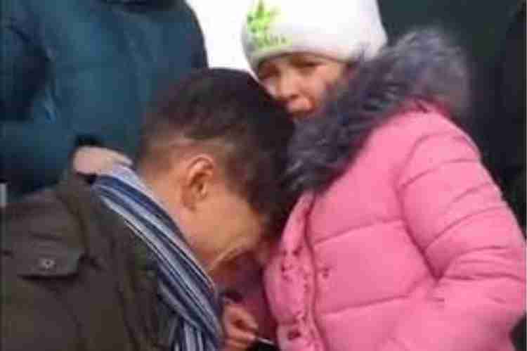 emotional video of a father saying goodbye to young daughter farewell meeting in Ukraine goes viral