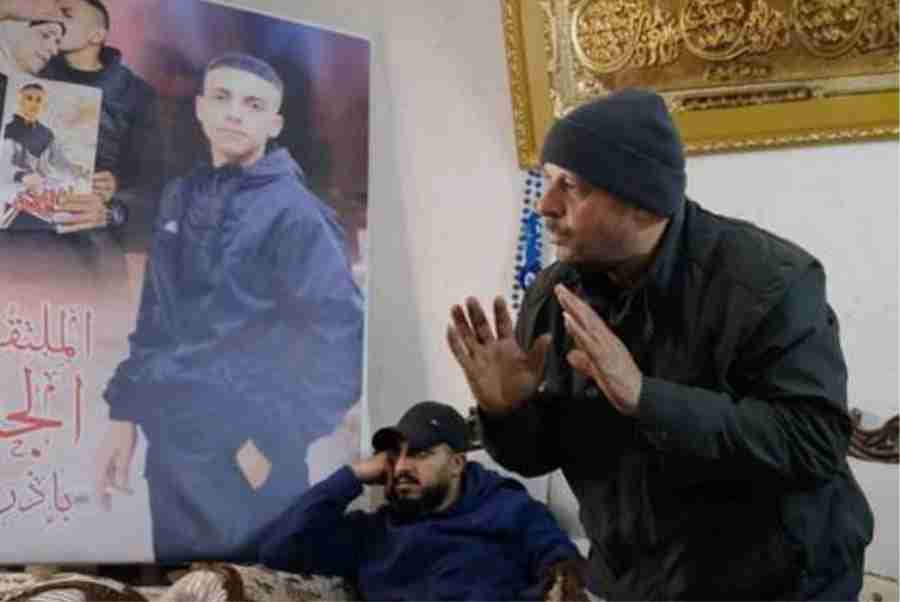 Palestinian teenager-brutal Jewish forces empty machine guns