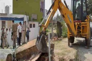bulldozer-reappears-in-up-illegal-plot-demolition-on-five-acres-of-land-belonging-to-ganesh-dutt