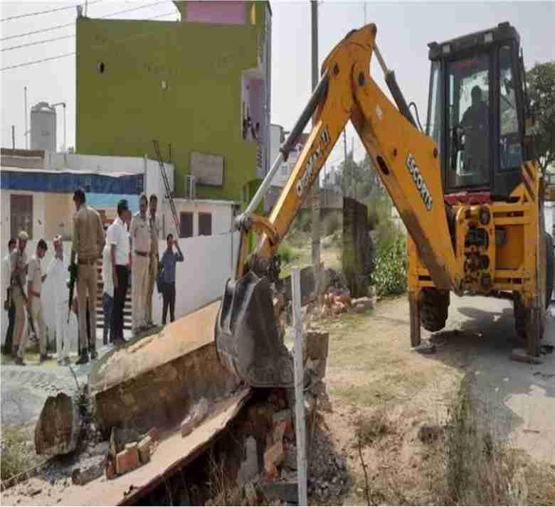 bulldozer-reappears-in-up-illegal-plot-demolition-on-five-acres-of-land-belonging-to-ganesh-dutt
