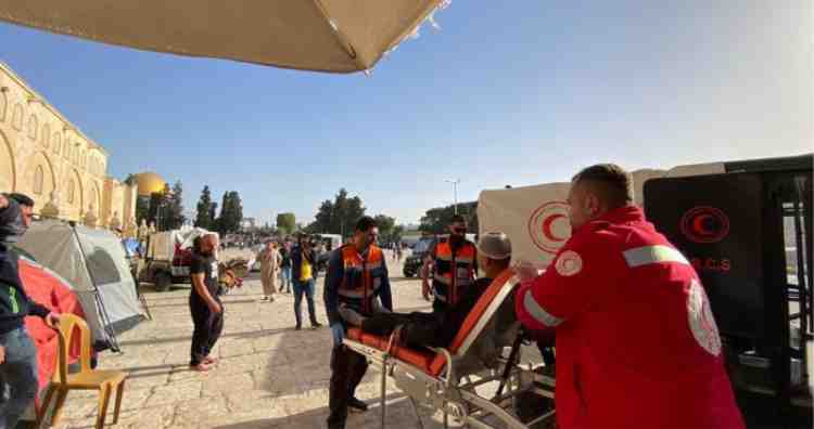 clashes-between-palestinians-and-israeli-police-at-al-aqsa-mosque-42-injured