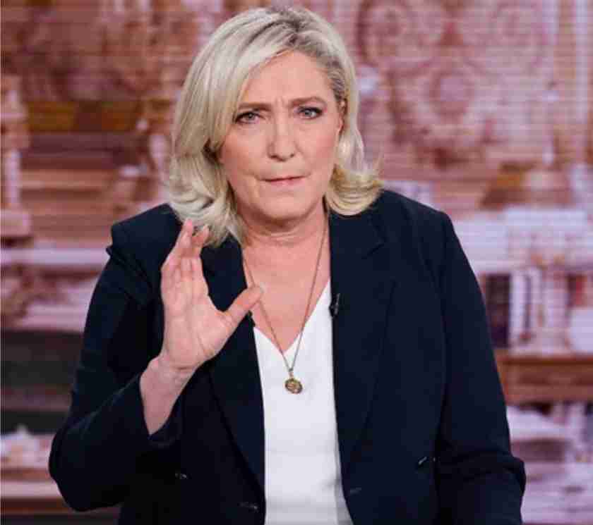 french-presidential-candidate-marine-le-pen-plans-to-ban-headscarves