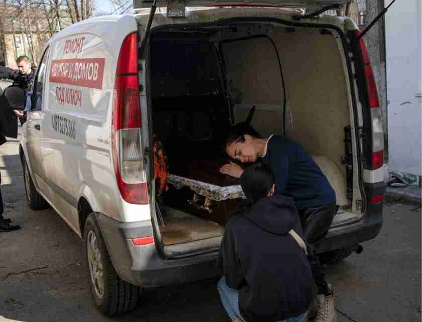 ukraine-more-than-900-bodies-have-been-exhumed-in-the-village-so-far-officials