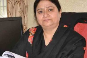 first female prof nilofer khan vice chancellor of kashmir university