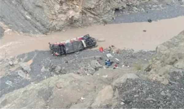 19 killed in bus accident in pakistans balochistan