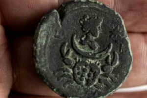 1900 year old roman coin found israel archaeological authority