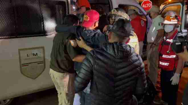 mexico nearly 100 migrants rescued from abandoned container