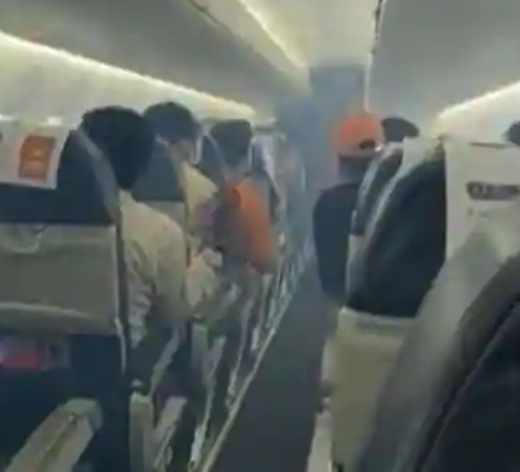 the spicejet flight to jabalpur had to make an emergency landing in delhi a fire broke out in the plane all passengers deplaned safely