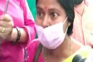 a woman threw a slipper at partha chatterjee while returning from the hospital