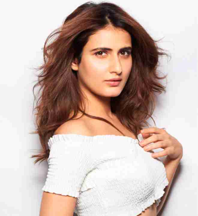 actress fatima sana shaikh is ready to play the role of indira gandhi