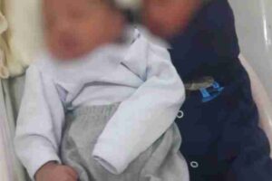 the woman gave birth to twins but the father was two the doctor was surprised