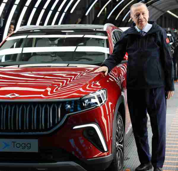 erdoğan presented turkey first electric car