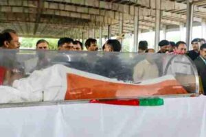 mulayam was cremated with official honors at saifai