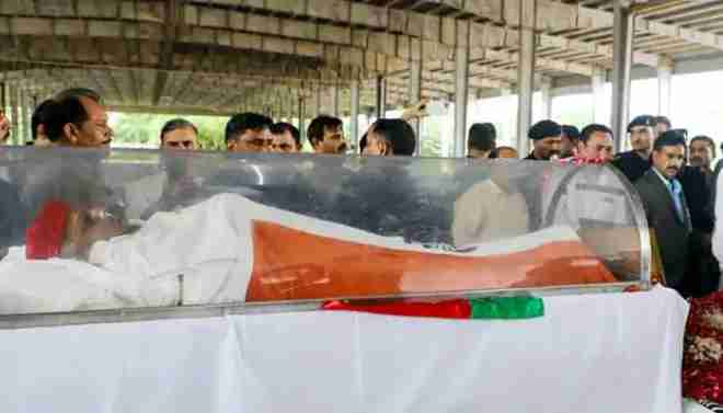 mulayam was cremated with official honors at saifai