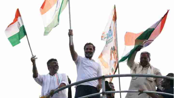 congress leader rahul gandhi hoisted the tricolor on the water tank