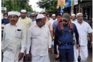 hajj kerala man walking to mecca