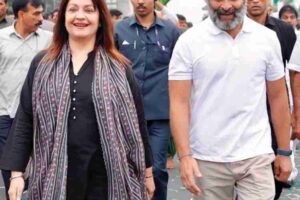 actress pooja bhatt joins bharat jodo yatra in hyderabad