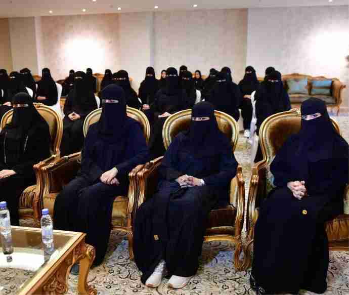 saudi news 700 new lawyers license issued to saudi women