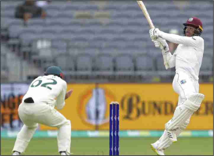 tagenarine chanderpaul mitchell starc has set a new record take the wicket of tagenarine and create a unique record of dismissal of father and son