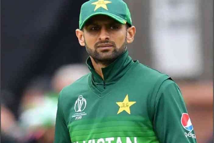 shoaib malik the veteran pakistan batter completed 12 thousand runs in maliks t20 cricket
