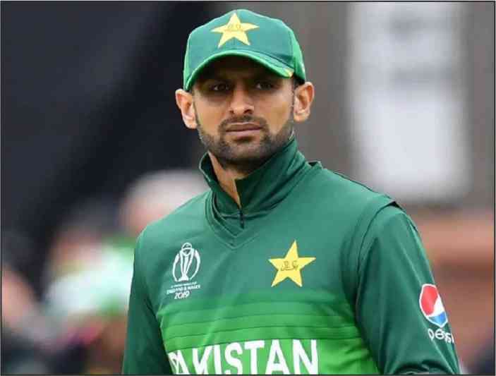shoaib malik the veteran pakistan batter completed 12 thousand runs in maliks t20 cricket