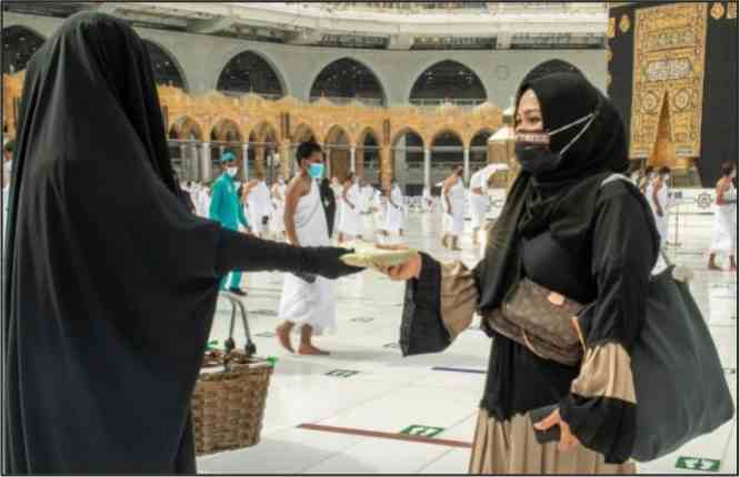 34 women participating in the management of the two holy mosques