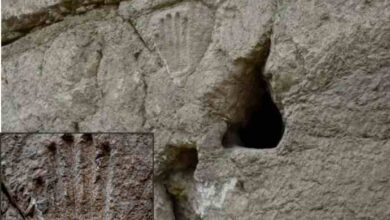 jerusalem handprints in ancient trenches puzzle israeli experts