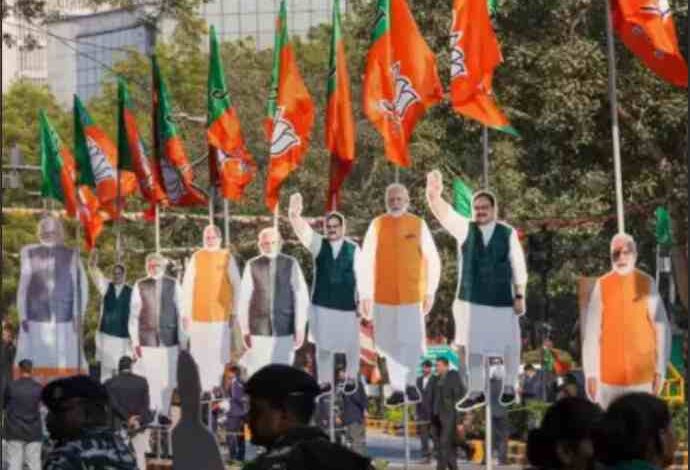 opposition parties are raising questions on pm modis mega road show in the national capital delhi