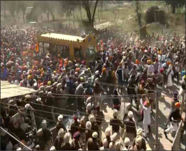 ajnala police station attack waris punjab de supporters of amritpal singh attack on police in amritsar