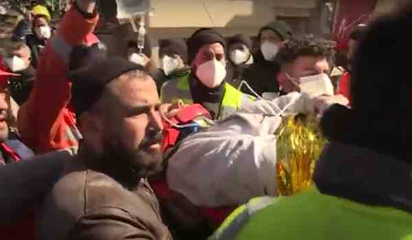 in a heartbreaking scene the girl was pulled alive from the wreckage after 248 hours