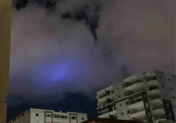 strange blue color in the sky of alexandria
