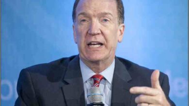 the head of the world bank resigned amid serious financial problems around the world