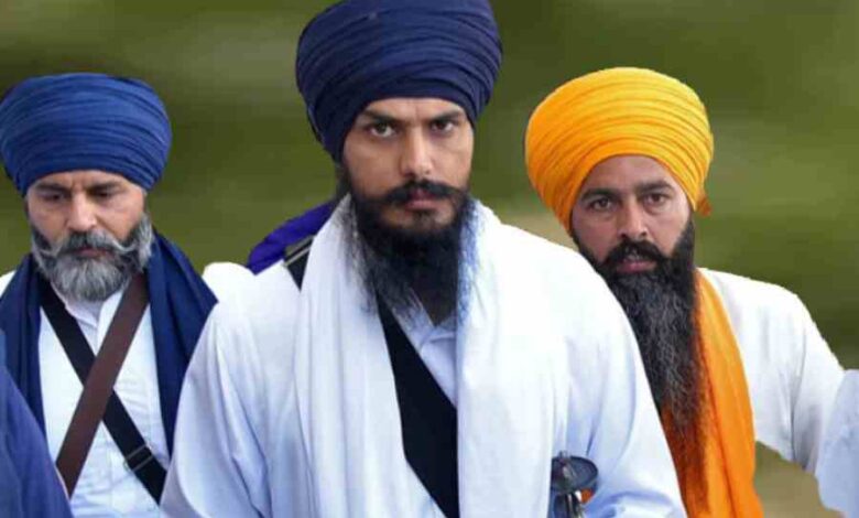 amrit pal singh attempt to escape to pakistan via nepal disguised security tight