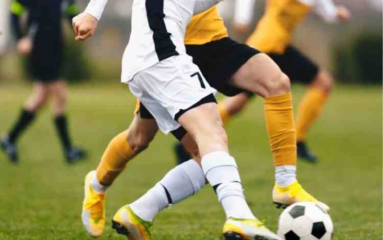 why is there a higher risk of dementia in football players