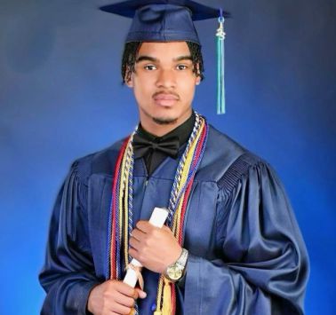 admission to 125 universities and 9 million in scholarships offered to american student dennis barnes