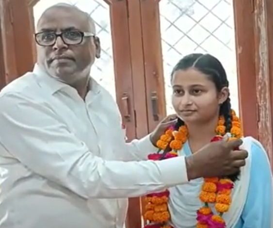 up board 10th results 2nd rank ayodhya girl mishkat noor