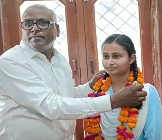 up board 10th results 2nd rank ayodhya girl mishkat noor