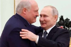 after meeting with putin the president of belarus alexander lukashenko fell ill feared to have been poisoned