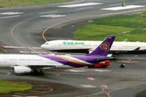 two planes thai airways and eva air collided at tokyo airport before take off