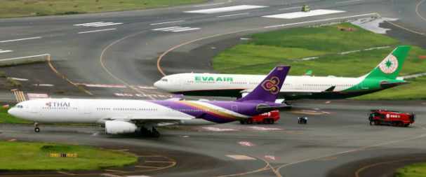 two planes thai airways and eva air collided at tokyo airport before take off