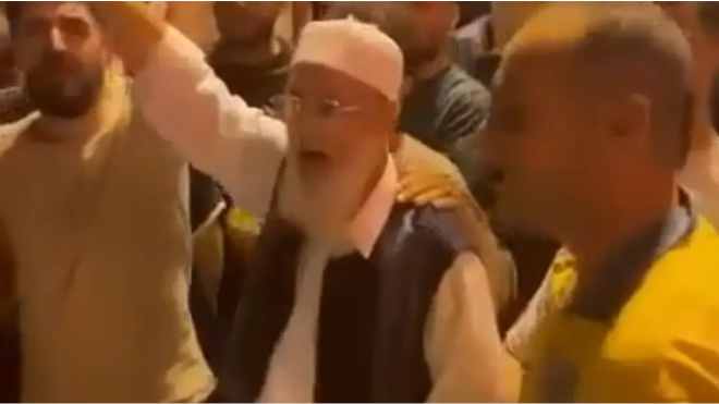 egypt is circulating a video in which a famous egyptian reciter can be seen reciting the holy quran during a condolence ceremony