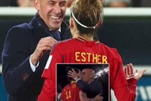 fifa women world cup spanish fa president luis robles kissed jennifer hermoso