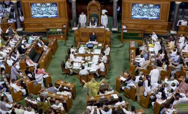 a great uproar in the lok sabha no confidence motion rejected