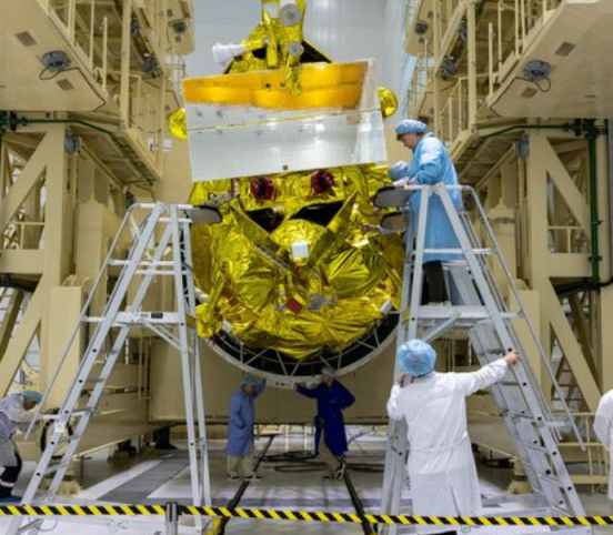 russia luna 25 space mission begins sending data from the moon