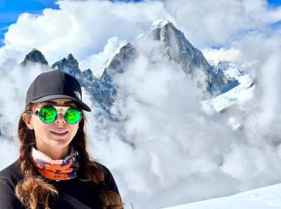 pakistani woman mountaineer naila kiani has climbed the 8 thousand 163 meters high manaslu peak