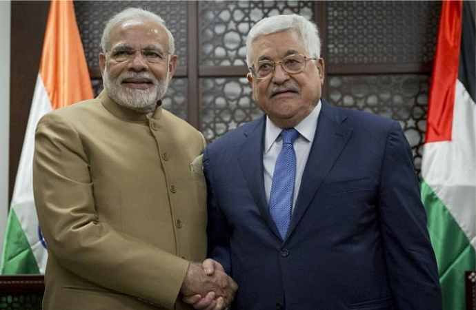 pm modi assures palestinian president