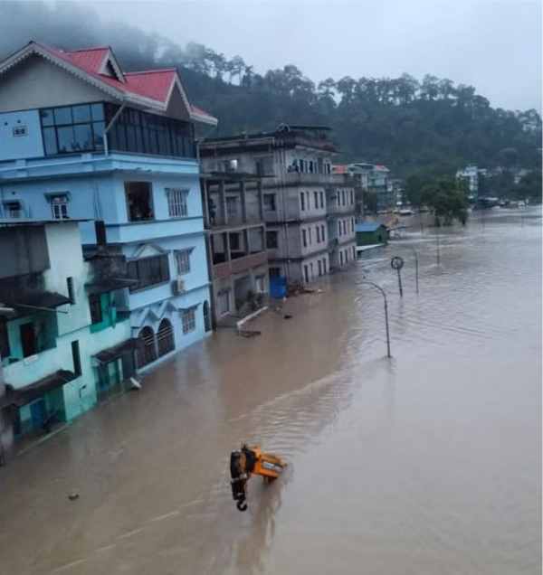 five people died and 23 army personnel missing due to cloudburst in teesta river in sikkim