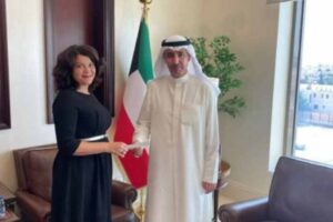kuwait donates two million dollars to help palestinian refugees